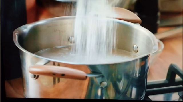 Паста орзо с тофу в морковном соусе.