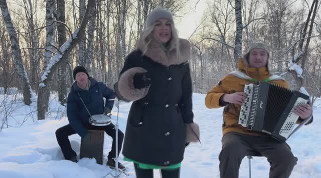 Классный музыкальный коллектив!!  ( песни под баян)