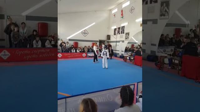 Мой бой в Минске по тхэквондо я синий