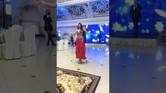 Шикарный belly dance на табле