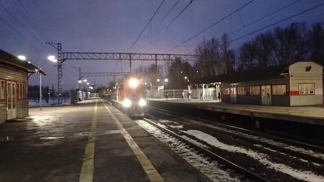 27 февраля 2025 г. Тепловоз ТЭМ18ДМ-1852 Следует с резервом Колпино