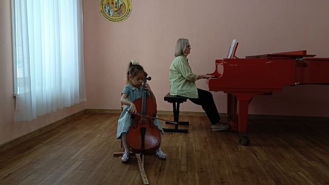 Лодченкова Александра, 6 лет. В. Моцарт. "Аллегретто"