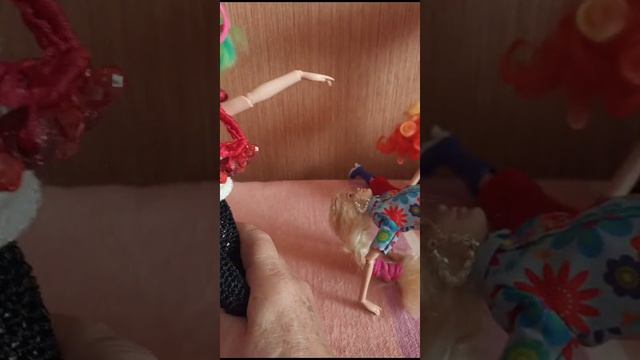 Играем в куклы