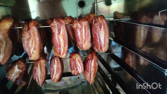 грудинка свиная натурального копчения на древесной щепе