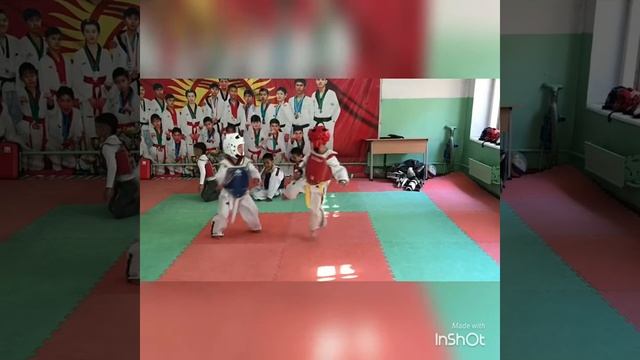 Таэквондист дети удар голову