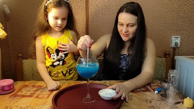 Опыты с Лаурой. Вулкан (опыты для детей)
