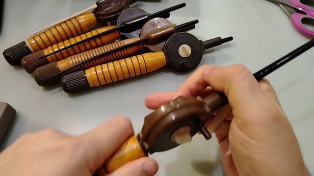 ИНТЕРЕСНЫЕ ЗИМНИЕ УДОЧКИ С ПОДСТАВКОЙ И ДЕРЕВЯННОЙ РУЧКОЙ ИЗ СССР.ЗАВОД ПРОЛЕТАРСКАЯ СВОБОДА.