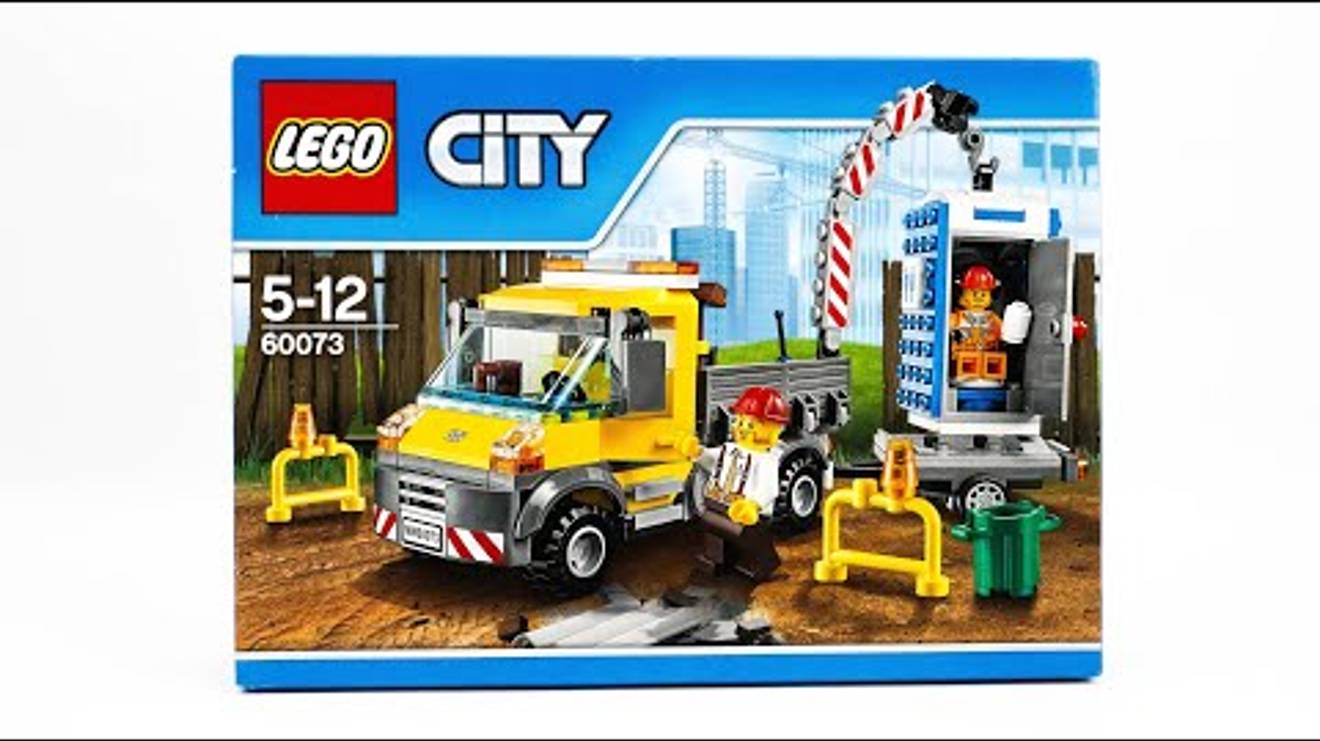 Скоростная сборка служебного грузовика LEGO CITY