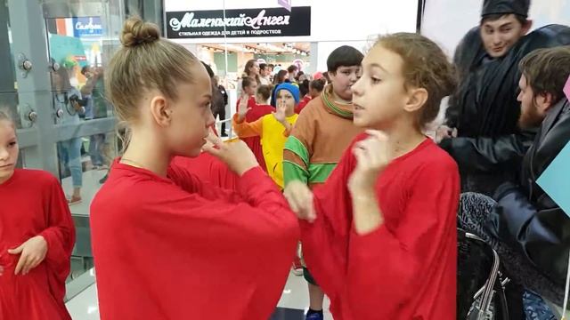 Незнайка на Лкне. 1 сентября. Хэппи молл.