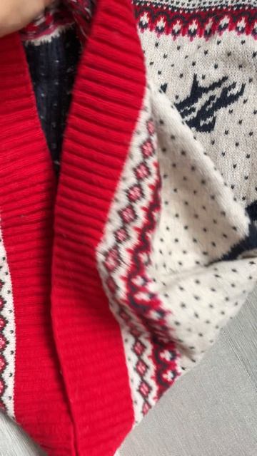 свитер с оленями