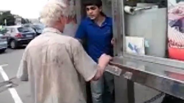 Бой алкаша и пацанчика