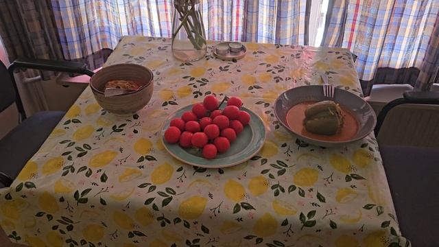 Рынок,  косметика, гости . Разные дни