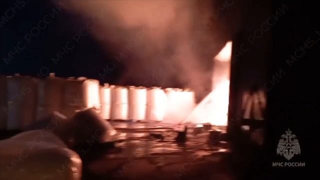 🔥В деревне Большое Буньково горит хранилище пластиковой продукции🔥