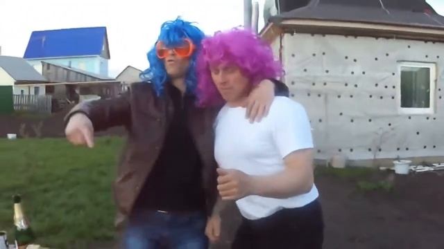 Парни жгут! Украсили отдых!