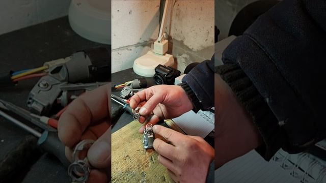 Ремонт дверного замка автомобиля
