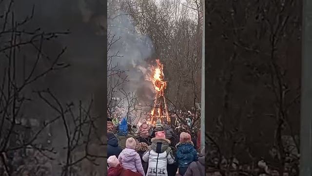 🔥 "Сжигаем чучело: яркий финал Масленицы! 🎭✨" 🔥