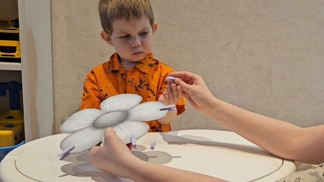 Творческий конкурс «Мы славим всех женщин Земли», номинация «Играем вместе с мамой»