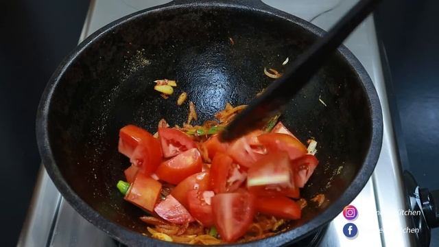 വീണ്ടും വീണ്ടും ചോദിച്ചു വാങ്ങി കഴിക്കും Thakkali Curry | Easy Tomato Curry | Tomato Roast | Tomato