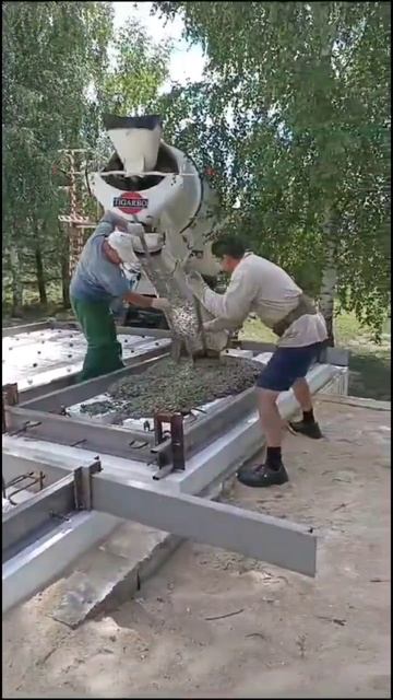 Изготовление бетонных панелей на стройплощадке. Тилт ап по русски.