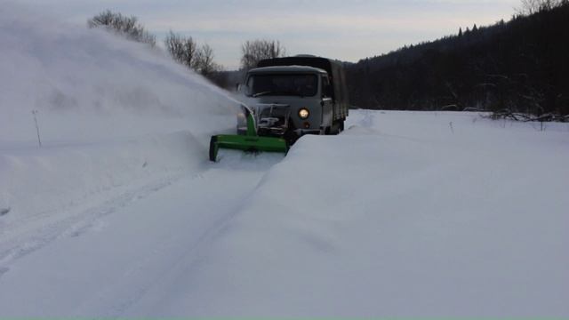 Огромное спасибо нашим покупателям за присланное видео, где снегоуборщик подключен к УАЗ /ВАЗ