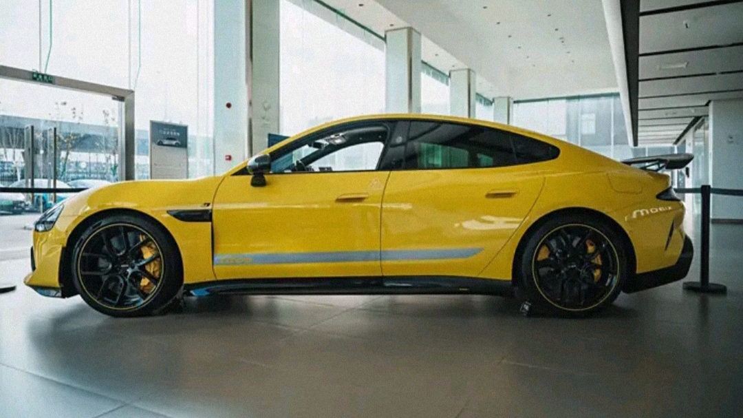 Самый быстрый авто. Xiaomi  SU7 Ultra
