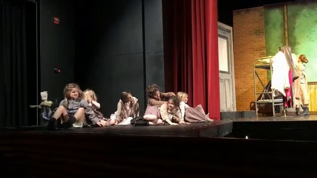 Саша в Мюзикле Annie (HD качество)