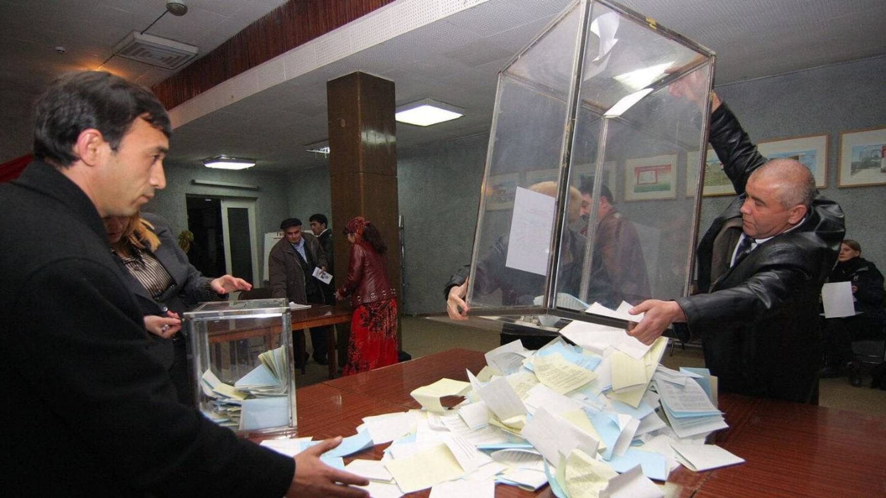 Итоги голосования в нижнюю палату парламента подводят в Таджикистане