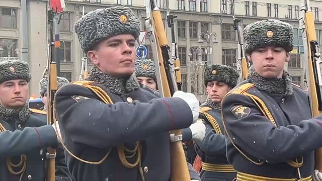Поминовение павших воинов в Часовне - Памятнике героям Плевны. Шествие караула