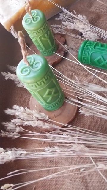 денежная руническая свеча 💚