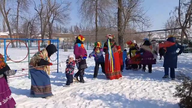Празднуем масленицу.