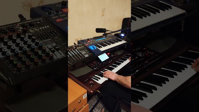 Korg pa 1000 & Novation Ultranova