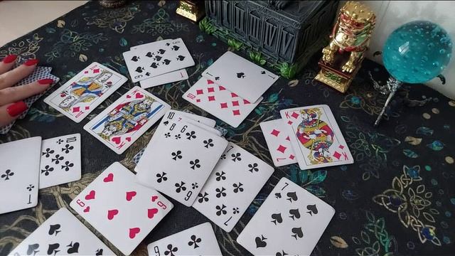 Что ждёт Даму в личной жизни? Перемены на пороге? Гадание на картах.