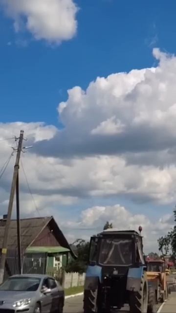 Даже в маленьких городах Беларуси моют улицы спец оборудованием. Я был удивлён когда #лог