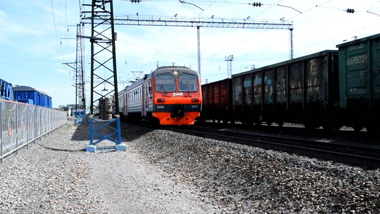 Электропоезд ЭД9М-0174
