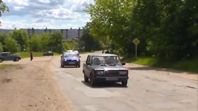 Сотрудники полиции раскрыли поджог автомашины