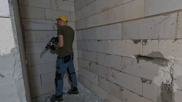 Сантехники не захотели доделывать свою работу. Монтирую закладные для датчиков температуры...