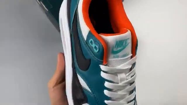 [UNBOXING] LeBron James X Nike Air Max 1 'Liverpool' FB8914-100 Restock