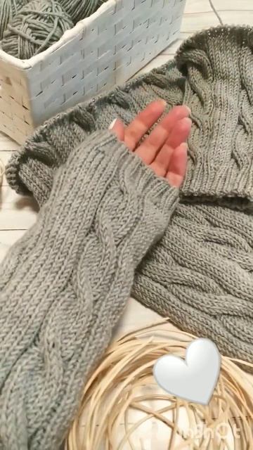 Ваши красивые #заказы в работе🤍 #вяжуназаказ #екивяжет #свитер #knitting #ручнаяработа  #купить