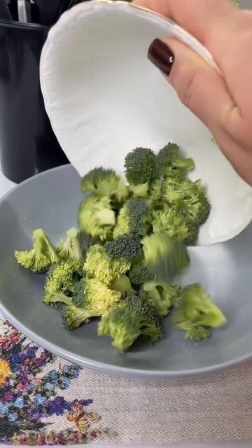 🥦 Салат из сырой брокколи
