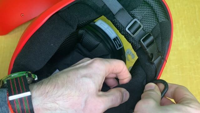 How to Install the Cookie Utility Plate on a Cookie G35 Full Face Helmet + Roller Mount.