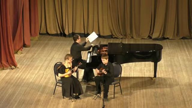 Дуэт домристов Удилова Мария (5 класс (8)), Клепинин Никита (3 класс (5))