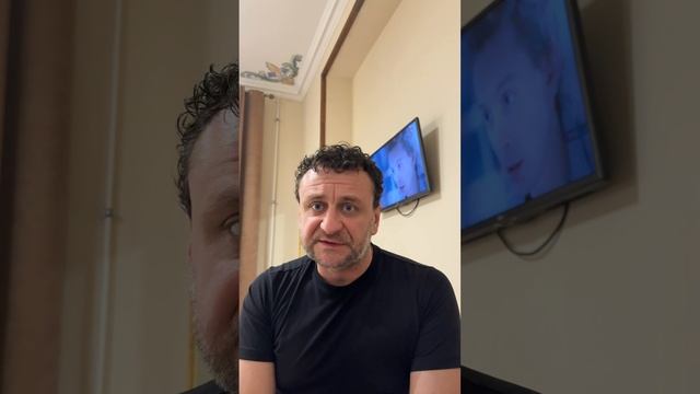 Сериал «Свои». Режиссер: Клавдия Кононова
Роль: Семин Артем - Василий Юркевич