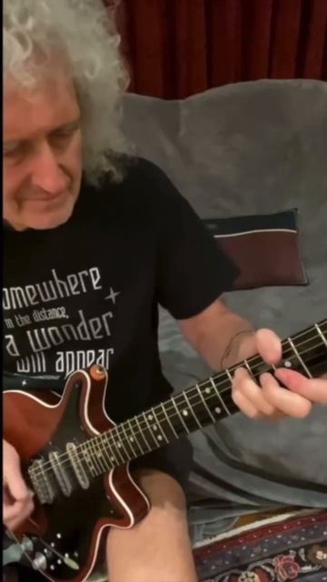 Brian_May_playing_we_are_the_champions_in_his_living_room!!_#queen