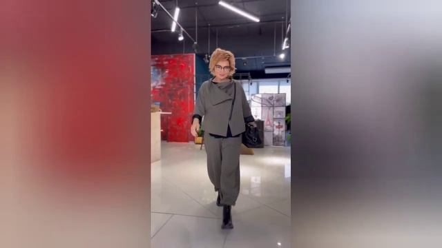Женская красивая стильная одежда