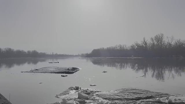 Ледоход на Урале. Оренбург 3. 04. 24. Видео Виктор Поживин