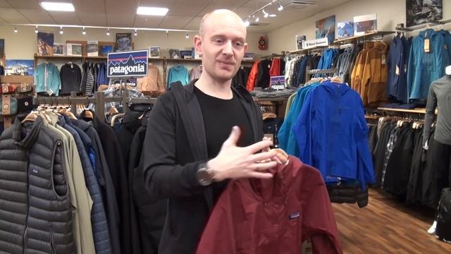Regntøj er en uundværlig ting i sin rygsæk