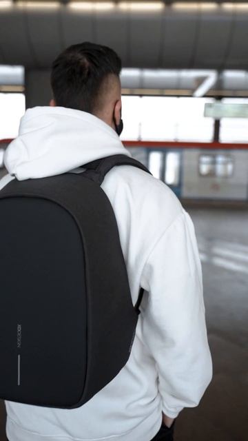 Надежный компаньон от XD Design – Bobby Hero Regular