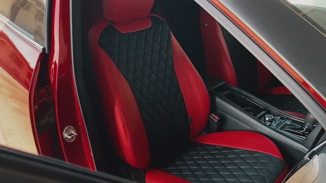 Авточехлы Байрон Ромб в автомобиле Mazda CX4