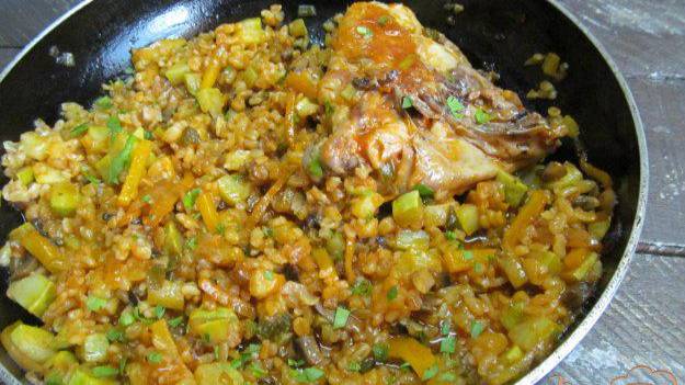 Курица с овощами и булгуром
