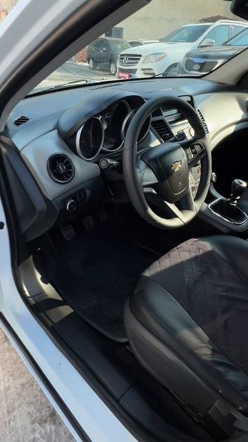 Chevrolet Cruze Седан Base 1.6 MT 2011г